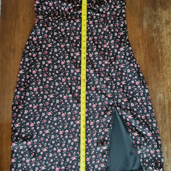 ⭐️SOLD⭐️Chic One Shoulder Floral Dress - Black and Pink - Picture 8 of 10